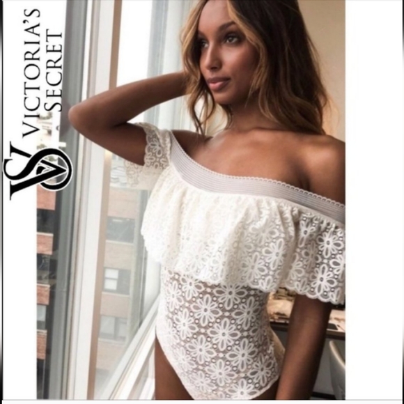 Victoria's Secret White Lace Chemise with Ruffle Bodysuit Size m - Picture 7 of 12